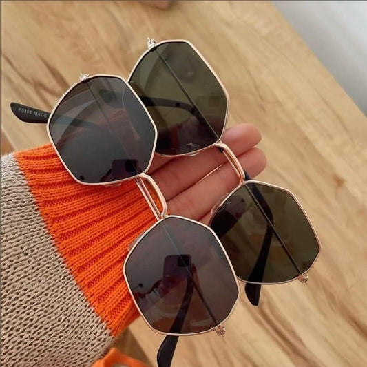 Octagon Round Black Sunglass.