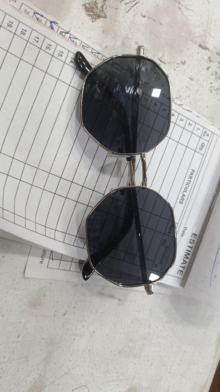 Octagon Round Black Sunglass.